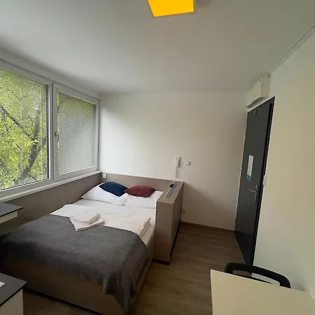 Apartments 4U: Kampus Upstairs Hradec Kralove Exterior photo